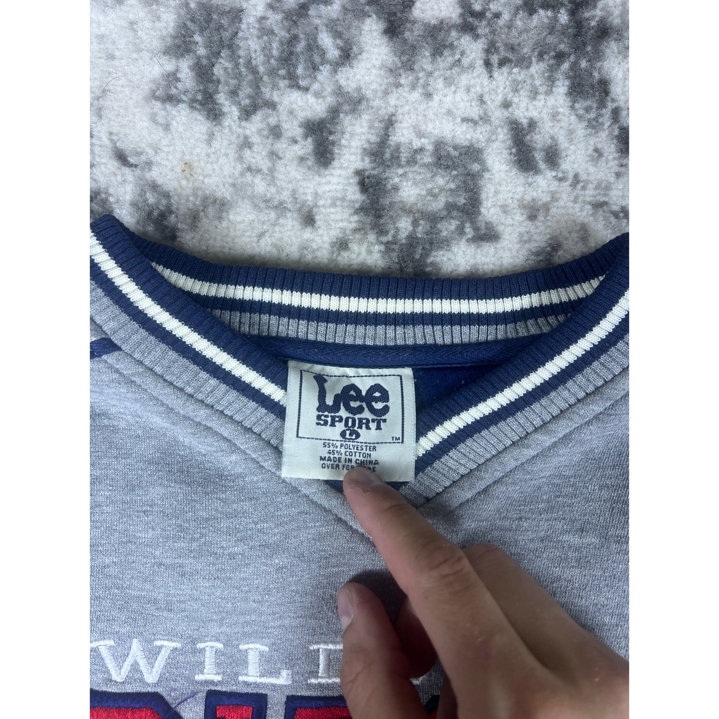 VTG Arizona Wildcats Spellout Crewneck - L