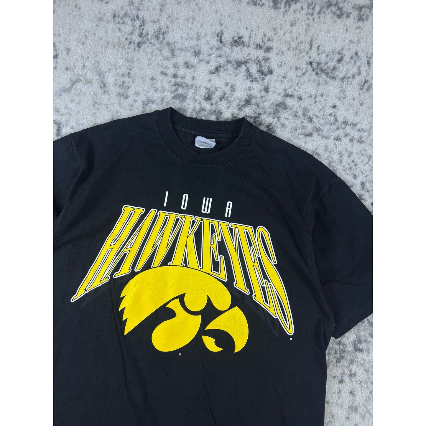 Vintage Iowa Hawkeyes Graphic Tee - L