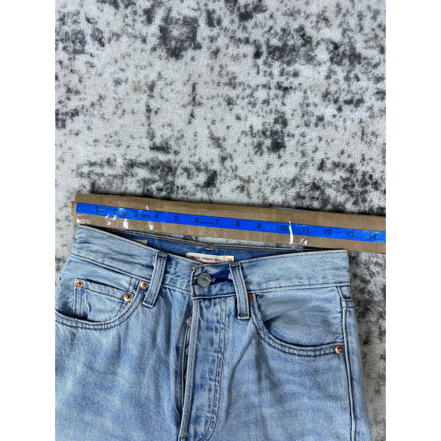 Vintage Levi's Women's Wide Leg Jeans - 28