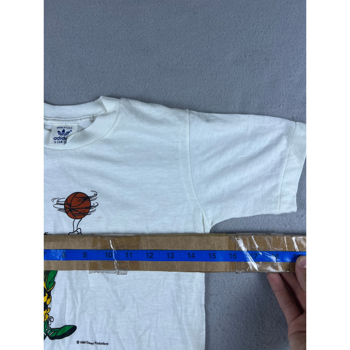 Vintage Adidas Goofy Disney Basketball T-Shirt Youth - L 16-18
