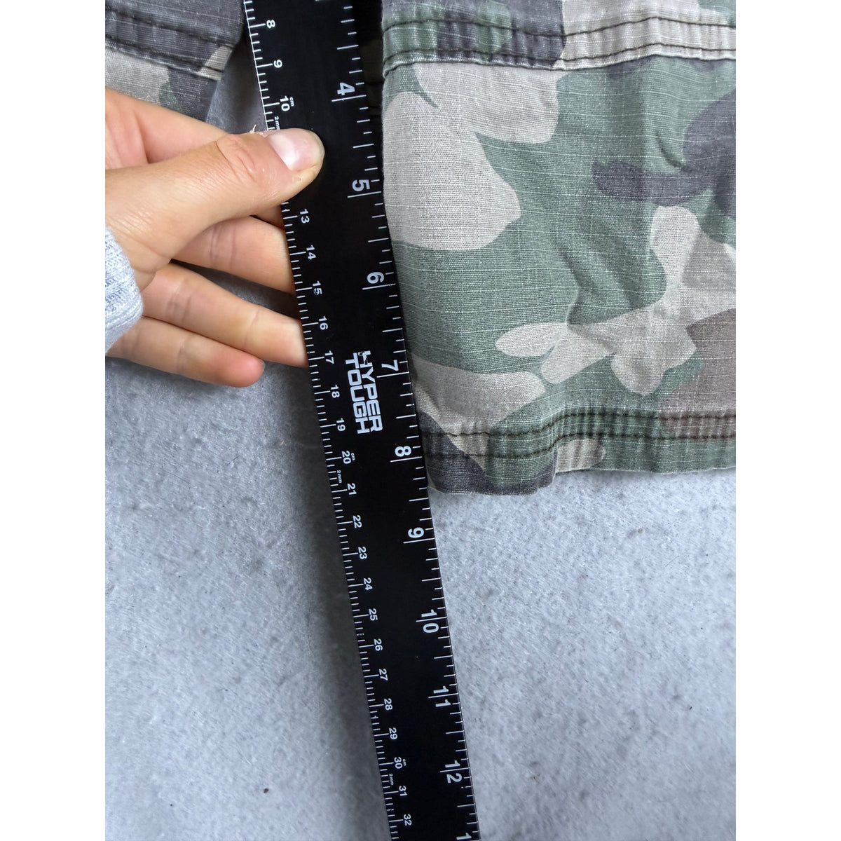 Wrangler Camo Relaxed Fit Cargo Shorts - L