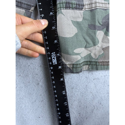 Wrangler Camo Relaxed Fit Cargo Shorts - L