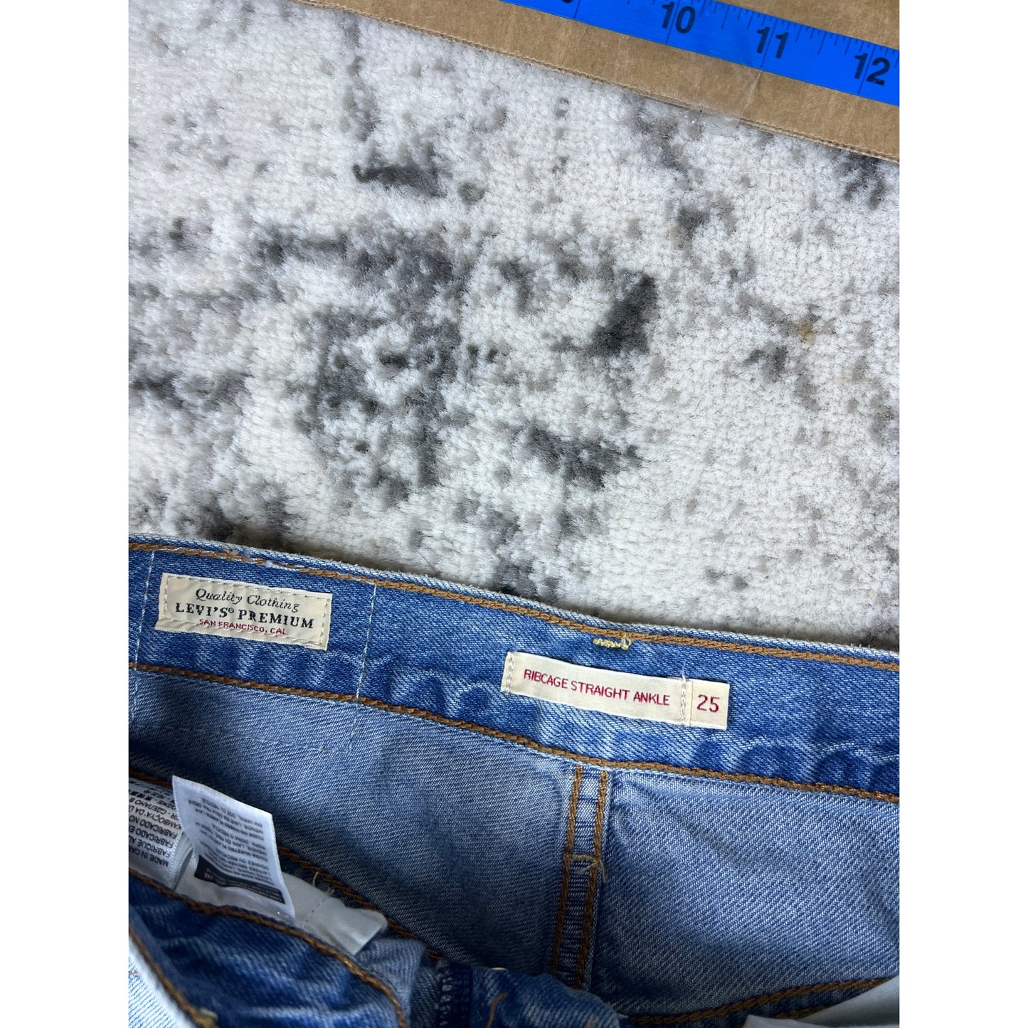 Vintage Levi's Women's Wide Leg Jeans - 28