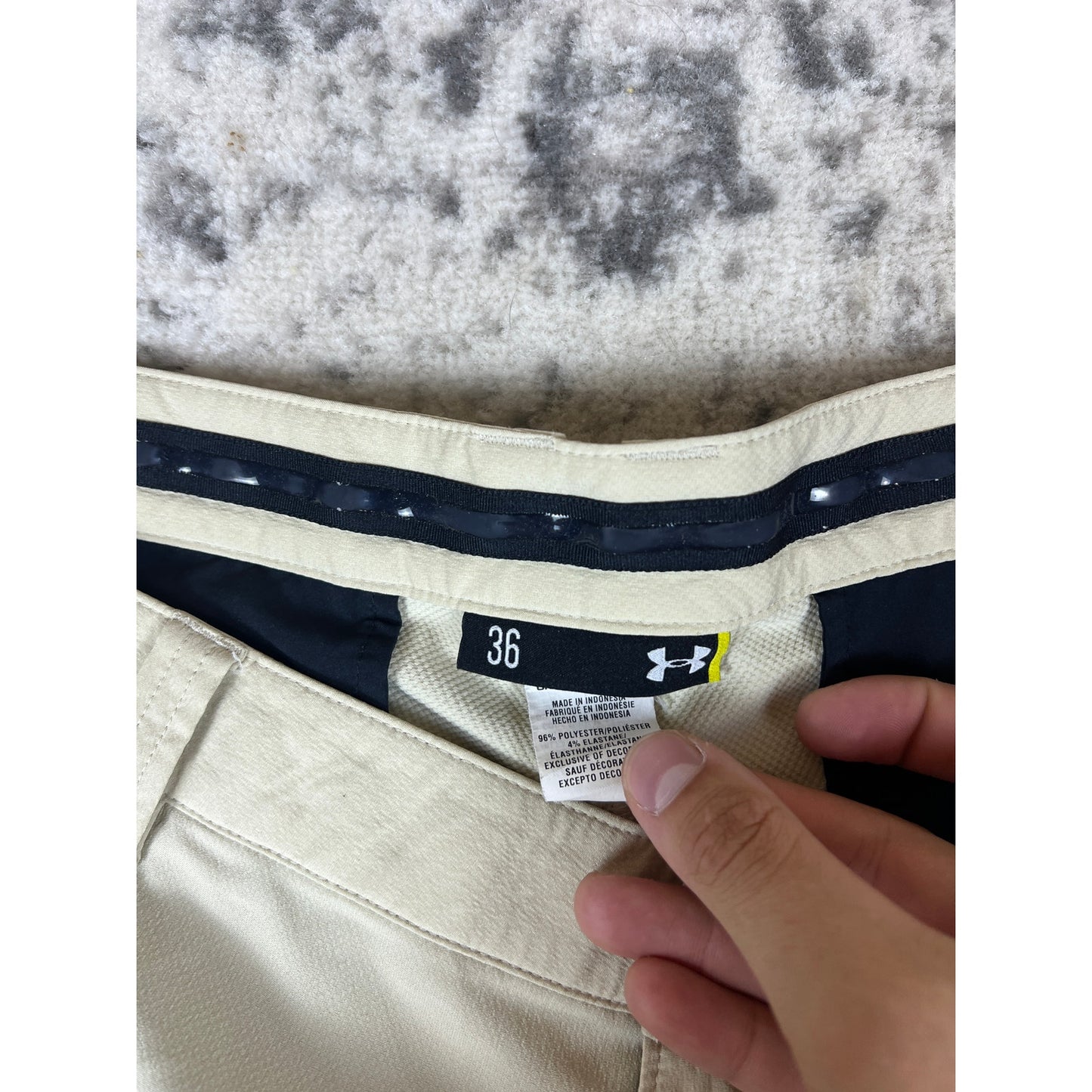 Under Armour Men's Beige Golf Shorts - 36